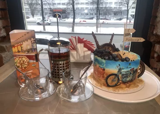 Служба доставки "Bikers Pizza & Rolls"