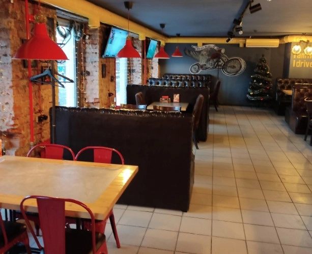 Служба доставки "Bikers Pizza & Rolls"