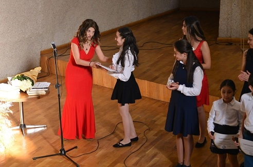Музыкальная школа Luiza-V Music School в Ереване: музыкальная школа, ереван, концерты, хор, психолог, выступления, Образование, Вокал,