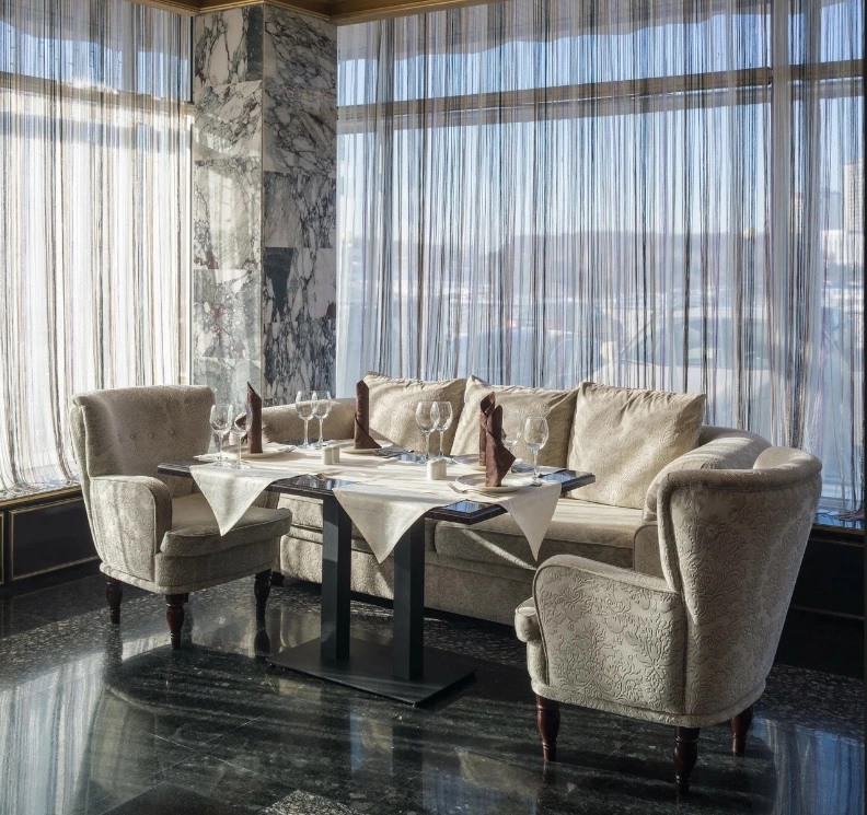 Отель 4* Салют в Москве: Гостиница, Отель, Конференц-зал, Бар, Ресторан, Караоке-бар, СПА, Фитнес, Банкетный зал,