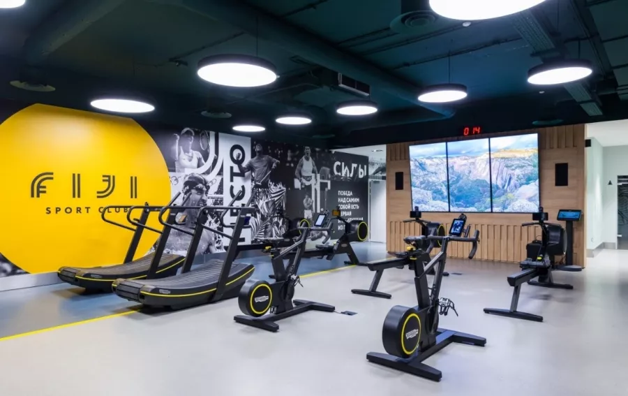 Фитнес-клуб FIJI SPORT CLUB в Москве: Аквааэробика, Аэробика, Боевые искусства, Детский уголок, Йога, Бассейн, Тренажёры, Les Mills, Персональный тренер, Танцы, SPA, Бокс, Сауна,