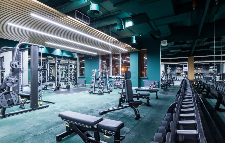 Фитнес-клуб FIJI SPORT CLUB в Москве: Аквааэробика, Аэробика, Боевые искусства, Детский уголок, Йога, Бассейн, Тренажёры, Les Mills, Персональный тренер, Танцы, SPA, Бокс, Сауна,