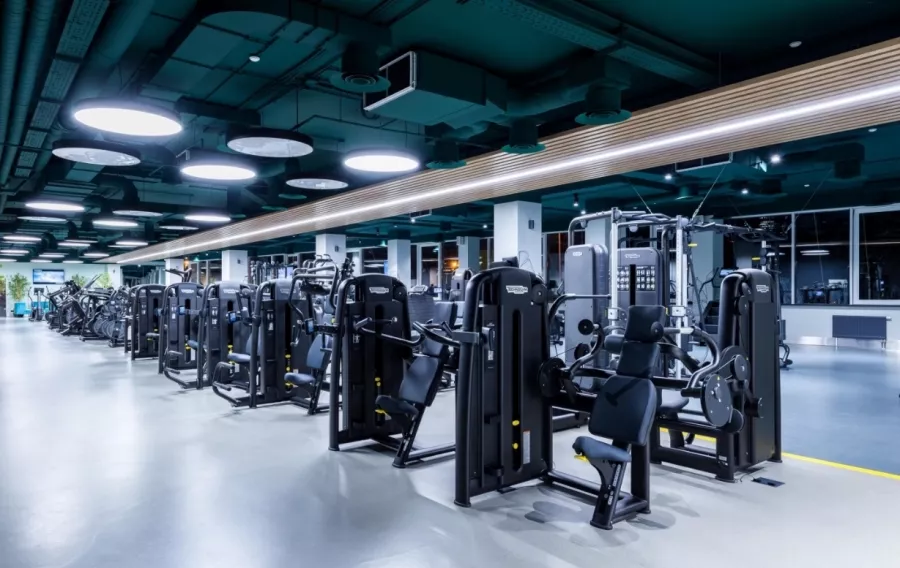 Фитнес-клуб FIJI SPORT CLUB в Москве: Аквааэробика, Аэробика, Боевые искусства, Детский уголок, Йога, Бассейн, Тренажёры, Les Mills, Персональный тренер, Танцы, SPA, Бокс, Сауна,
