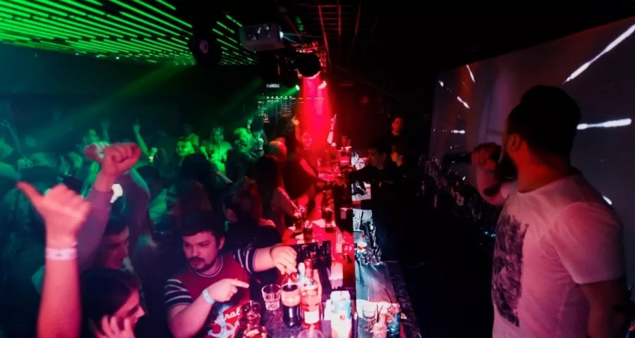Ночной клуб Shake room в Перми: Клуб, Вкусно, Веселье, Чилим, Танцпол, Танцы,
