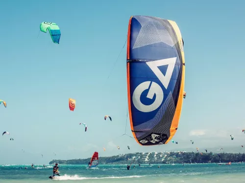 Обучение Кайтсёрфингу и Виндсёрфингу Funboard Center Boracay в Боракай