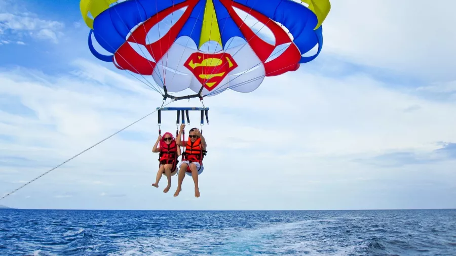 Парасейлинг Diamond Water Sports в Боракай: Парашют, Катер, Вода,