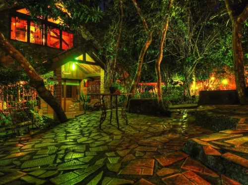 Отель Bohol Bee Farm  в  Бохоль