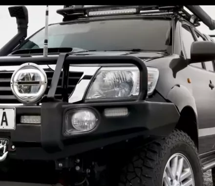 Автомастерская/магазин автозапчастей "Hella G-Service".
