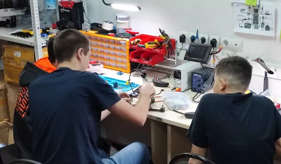 Всероссийская лига дрон-рейсинга в Москве: Лига Дронов, Битва Дронов, Школа Беспилотников, Соревнования Дронов, Гонки Дронов, Квадрокоптеры,