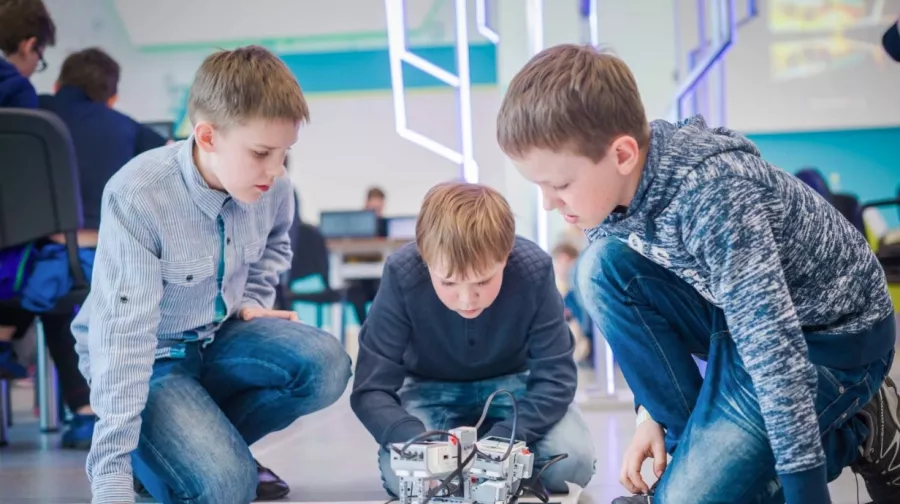 Школа робототехники и программирования для детей Лига Роботов  в  Перми