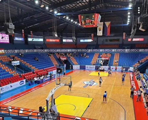 Баскетбольная Арена FilOil Flying V Centre в Манила
