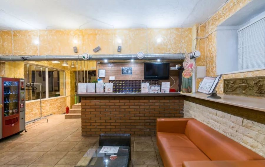 Фитнес центр и SPA-салон Паллада & Лакшми в Москве: Аэробика, Боевые искусства, Йога, Калланетика, Кроссфит, Пилатес, Стретчинг, Танцы, Аппаратный массаж, Массаж лица, Релаксирующий массаж, Антицеллюлитный массаж, Лимфодренаж, Сауна, Легкий пар, Турецкая парная, Хаммам, Турбосолярий , Вертикальный солярий, Обертывания, Спортивный массаж, Оздоровительный массаж, Тайский массаж,