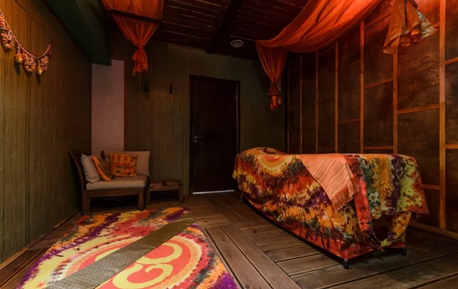 Фитнес центр и SPA-салон Паллада & Лакшми в Москве: Аэробика, Боевые искусства, Йога, Калланетика, Кроссфит, Пилатес, Стретчинг, Танцы, Аппаратный массаж, Массаж лица, Релаксирующий массаж, Антицеллюлитный массаж, Лимфодренаж, Сауна, Легкий пар, Турецкая парная, Хаммам, Турбосолярий , Вертикальный солярий, Обертывания, Спортивный массаж, Оздоровительный массаж, Тайский массаж,