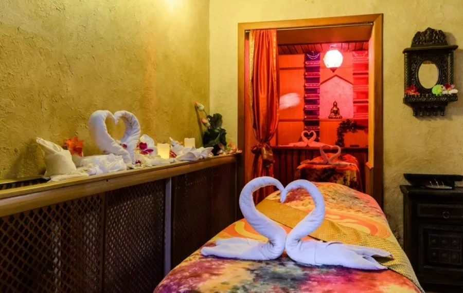 Фитнес центр и SPA-салон Паллада & Лакшми в Москве: Аэробика, Боевые искусства, Йога, Калланетика, Кроссфит, Пилатес, Стретчинг, Танцы, Аппаратный массаж, Массаж лица, Релаксирующий массаж, Антицеллюлитный массаж, Лимфодренаж, Сауна, Легкий пар, Турецкая парная, Хаммам, Турбосолярий , Вертикальный солярий, Обертывания, Спортивный массаж, Оздоровительный массаж, Тайский массаж,