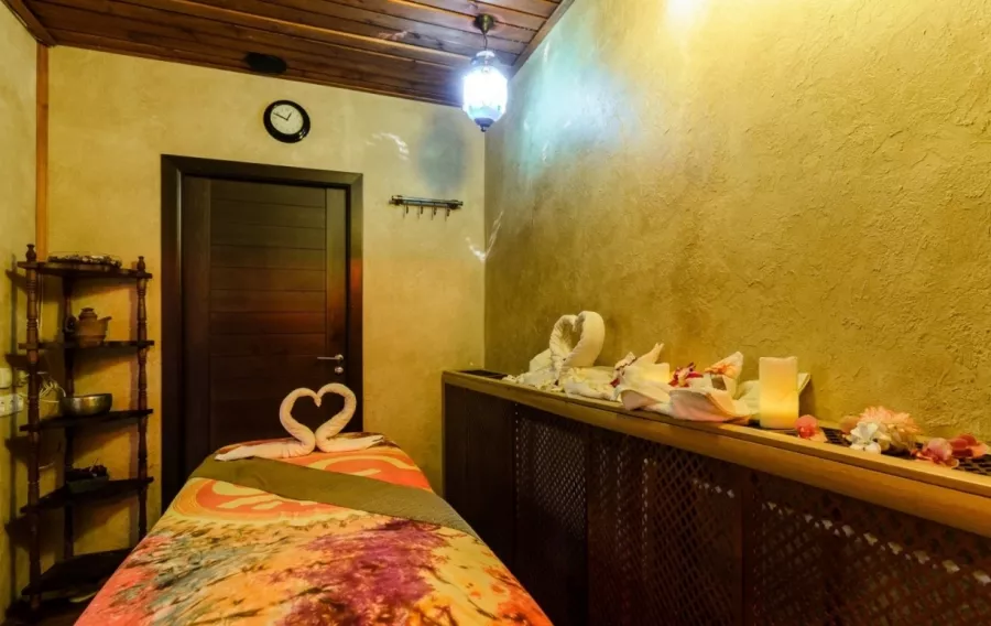 Фитнес центр и SPA-салон Паллада & Лакшми в Москве: Аэробика, Боевые искусства, Йога, Калланетика, Кроссфит, Пилатес, Стретчинг, Танцы, Аппаратный массаж, Массаж лица, Релаксирующий массаж, Антицеллюлитный массаж, Лимфодренаж, Сауна, Легкий пар, Турецкая парная, Хаммам, Турбосолярий , Вертикальный солярий, Обертывания, Спортивный массаж, Оздоровительный массаж, Тайский массаж,