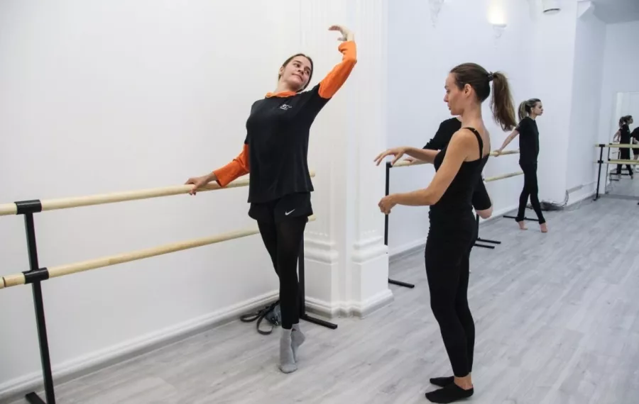 Студия растяжки, танцев и фитнеса Fire ballet в Москве: Йога, Калланетика, Стретчинг, Танцы, Персональный тренер, Балет, Батча, Боди балет, Дэнсхолл, Контемп, Латина, Стрип-пластика, Танец живота, Хип-хоп, Свадебный танец, Хатха,