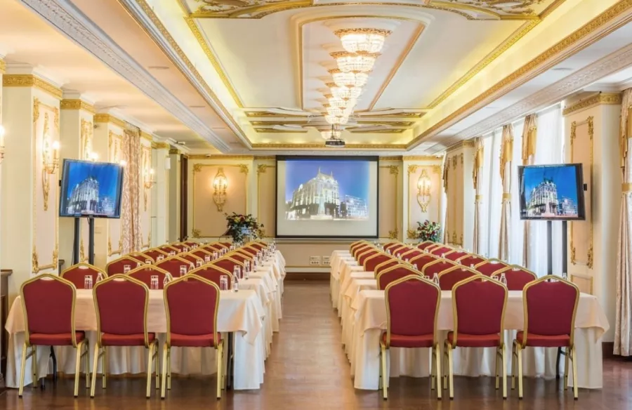 Hotel Moskva в Белграде: Жильё, Отель, Путешествие, Чилим,