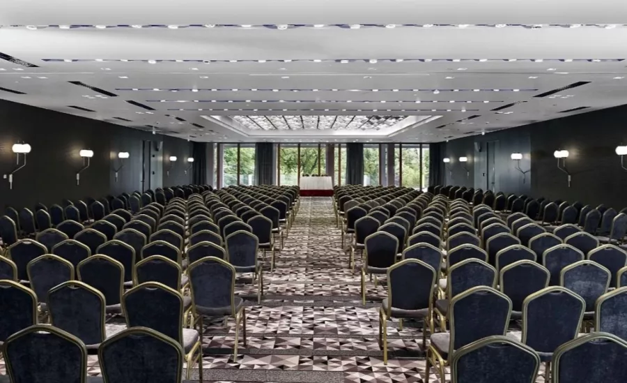 Metropol Palace Hotel в Белграде: Чилим, Отель, Путешествие, Бар, Бассейн,