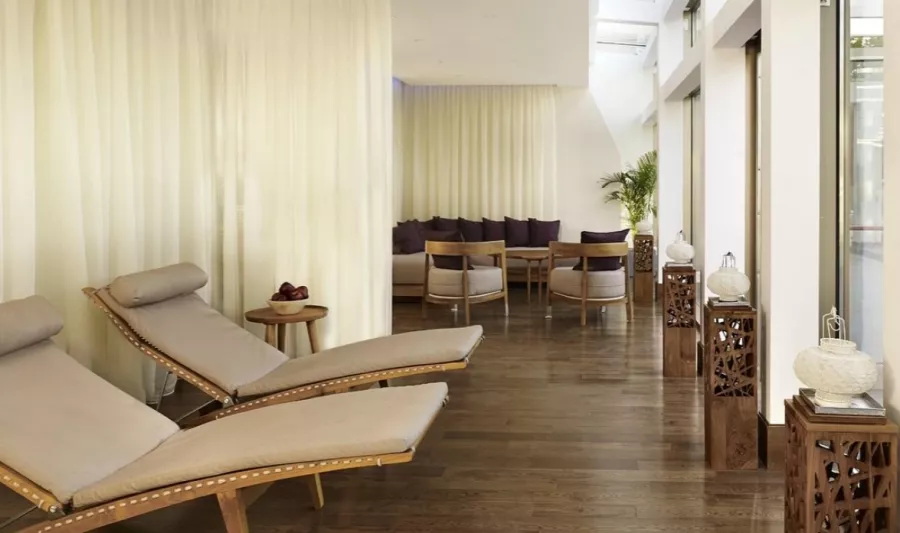 Metropol Palace Hotel в Белграде: Чилим, Отель, Путешествие, Бар, Бассейн,