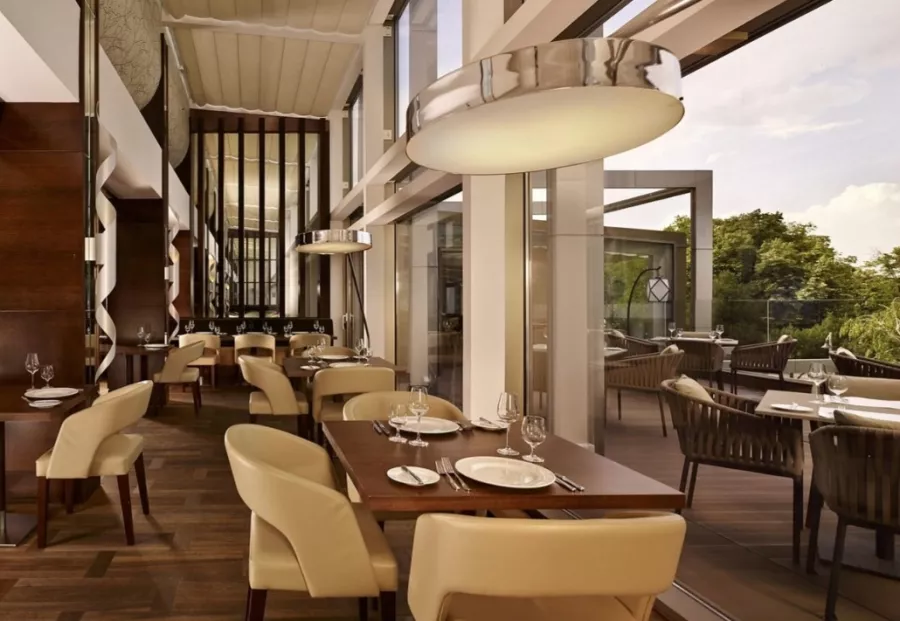 Metropol Palace Hotel в Белграде: Чилим, Отель, Путешествие, Бар, Бассейн,