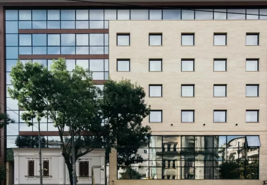 Central Point Hotel