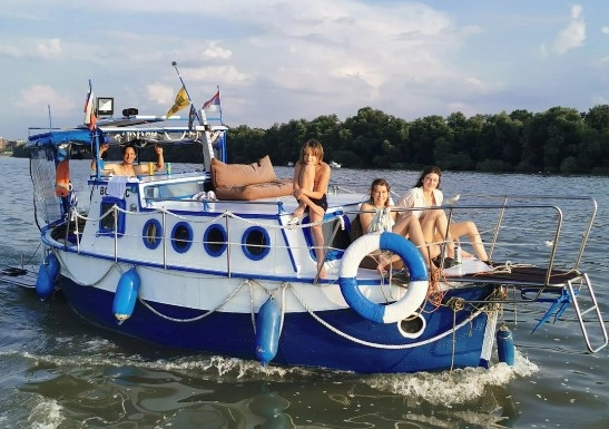 Belgrade Boat Tour в Белграде: Чилим, Путешествие, Лодка, Пора отдыхать,