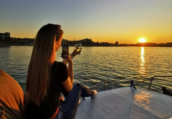 Belgrade Boat Tour в Белграде: Чилим, Путешествие, Лодка, Пора отдыхать,