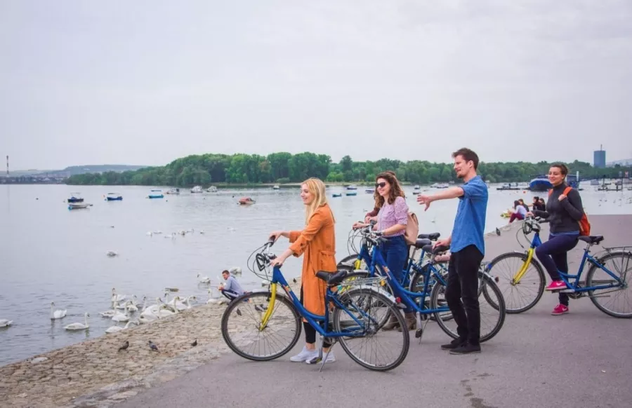 iBikeBelgrade в Белграде: Велосипеды, Прогулка, Пора отдыхать, Веселье,