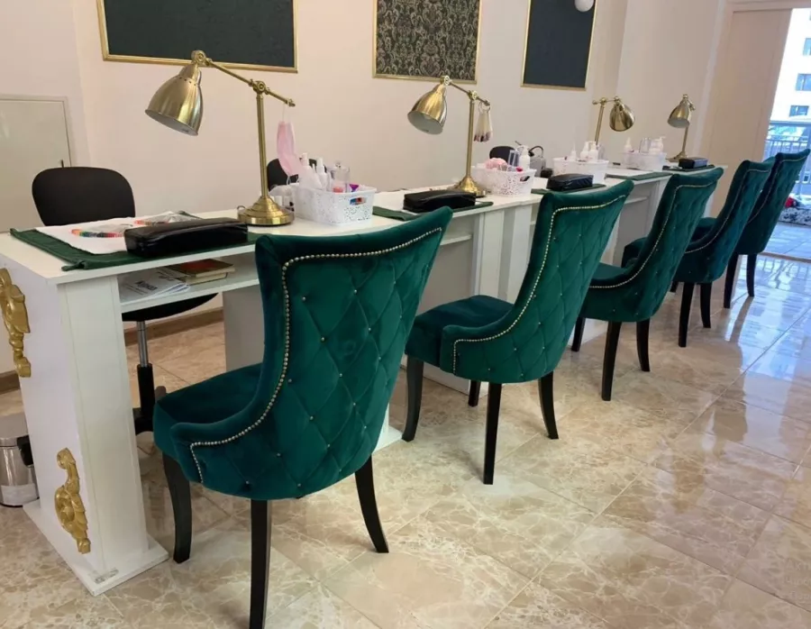 Салон красоты Nina Toros Beauty Club в Видном: Маникюр, Педикюр, Архитектура Бровей, Косметология, Макияж, Укладка, Окрашивание, Стрижка, Окрашивание Бровей, Массаж,