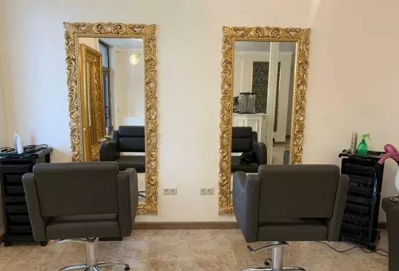 Салон красоты "Nina Toros Beauty Club".