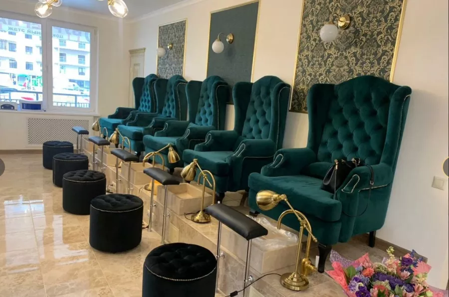 Салон красоты Nina Toros Beauty Club в Видном: Маникюр, Педикюр, Архитектура Бровей, Косметология, Макияж, Укладка, Окрашивание, Стрижка, Окрашивание Бровей, Массаж,