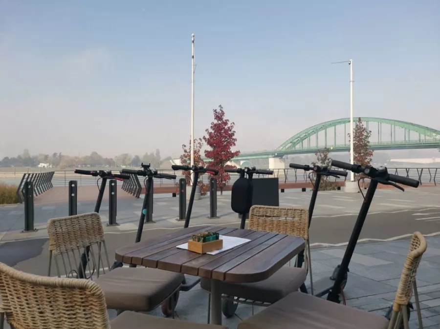 E-Around Electric Scooter Rental & Tours в Белграде: ЭлектроСамокат, ЭлектроСкутер, Пора отдыхать, Чилим, Прогулка,