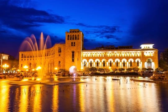 Площадь Республики в Ереване в Ереване: Архитектура, Исторические Здания, Правительство, Фонтаны, Скульптуры, Концерты, центр города,