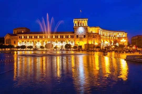 Площадь Республики в Ереване в Ереване: Архитектура, Исторические Здания, Правительство, Фонтаны, Скульптуры, Концерты, центр города,