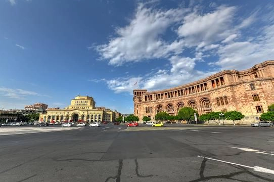 Площадь Республики в Ереване в Ереване: Архитектура, Исторические Здания, Правительство, Фонтаны, Скульптуры, Концерты, центр города,