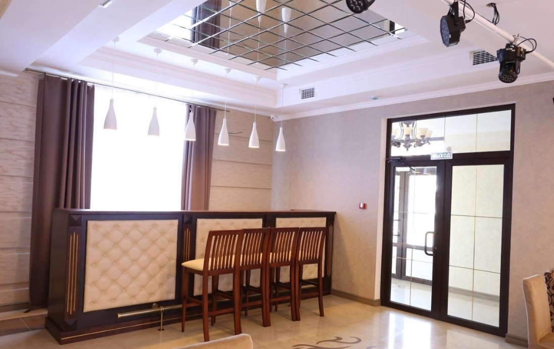  Ресторан "Собрание"