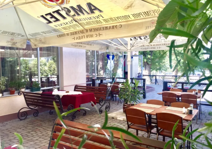 Кафе Beograd в Новороссийске: Заказ Столиков , Чилим, Еда на вынос, Сербская Кухня , Гриль-бары, Летняя терраса,