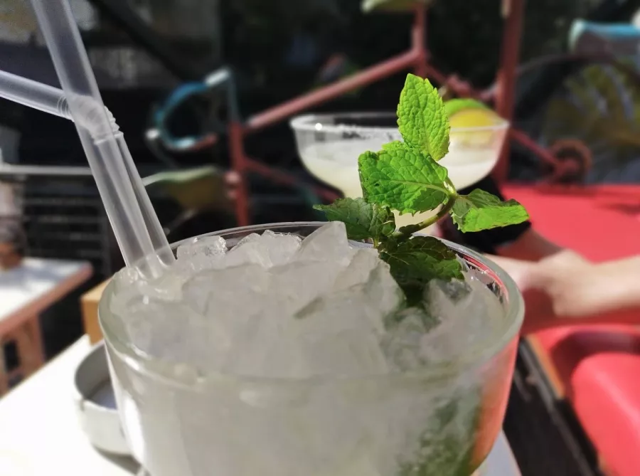 Blaznavac Cafe-Bar в Белграде: Кафе, Покушать, Галерея,