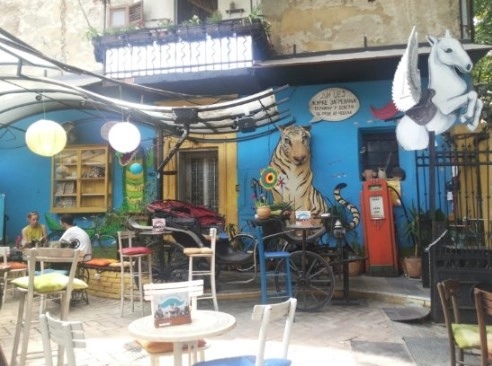 Blaznavac Cafe-Bar в Белграде: Кафе, Покушать, Галерея,