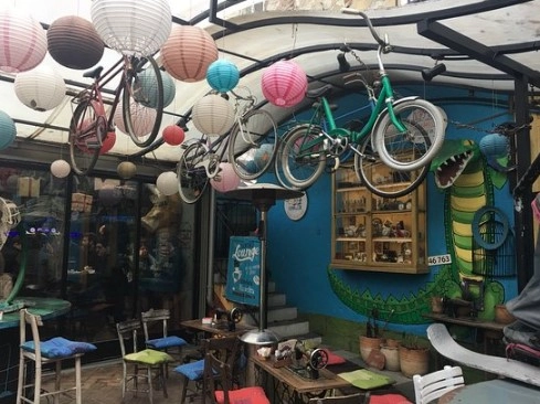 Blaznavac Cafe-Bar в Белграде: Кафе, Покушать, Галерея,