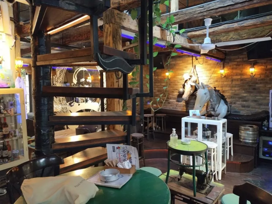 Blaznavac Cafe-Bar в Белграде: Кафе, Покушать, Галерея,