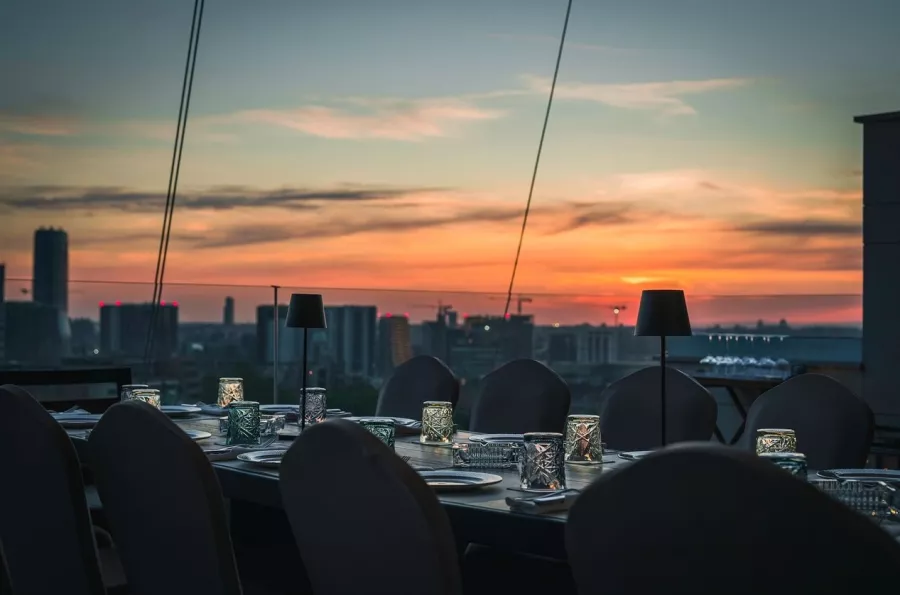 SkyLounge Belgrade в Белграде: Суши, Напитки, Высота, Чилим, Вкусно,