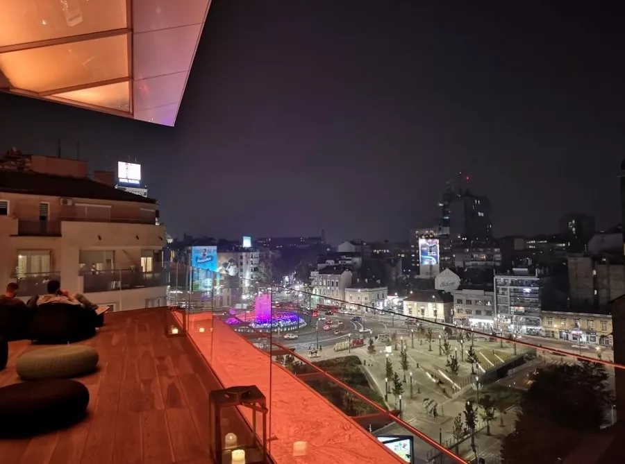 SkyLounge Belgrade в Белграде: Суши, Напитки, Высота, Чилим, Вкусно,