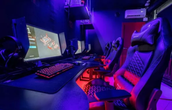 Компьютерный клуб "CyberX".