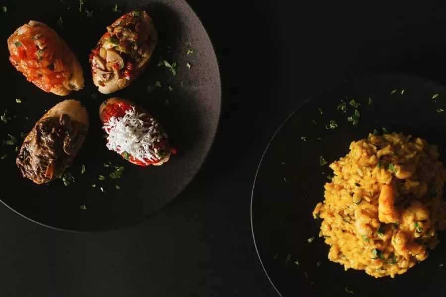 Comunale Caffe e Cucina в Белграде: Кафе, Покушать, Чилим, Пицца, Барбекю,
