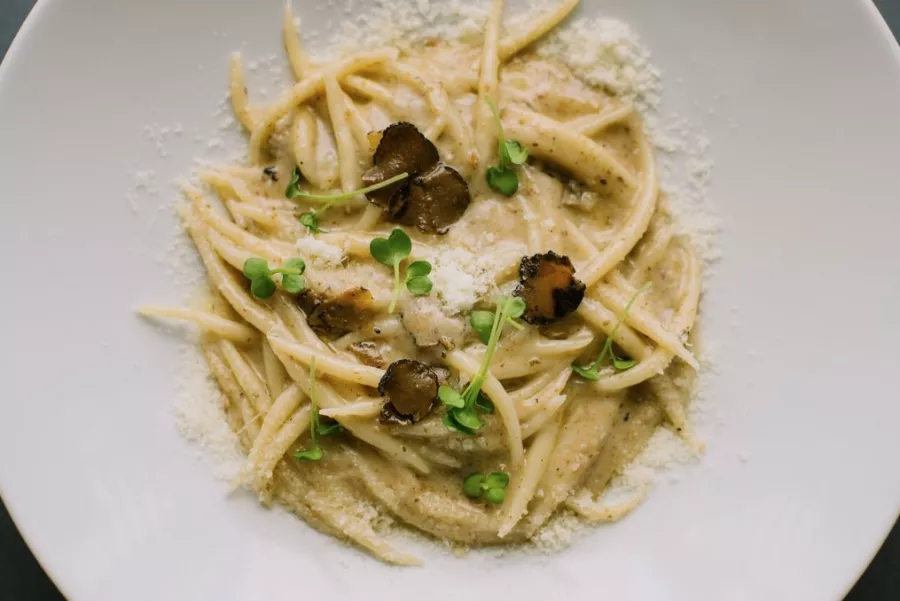 Comunale Caffe e Cucina в Белграде: Кафе, Покушать, Чилим, Пицца, Барбекю,