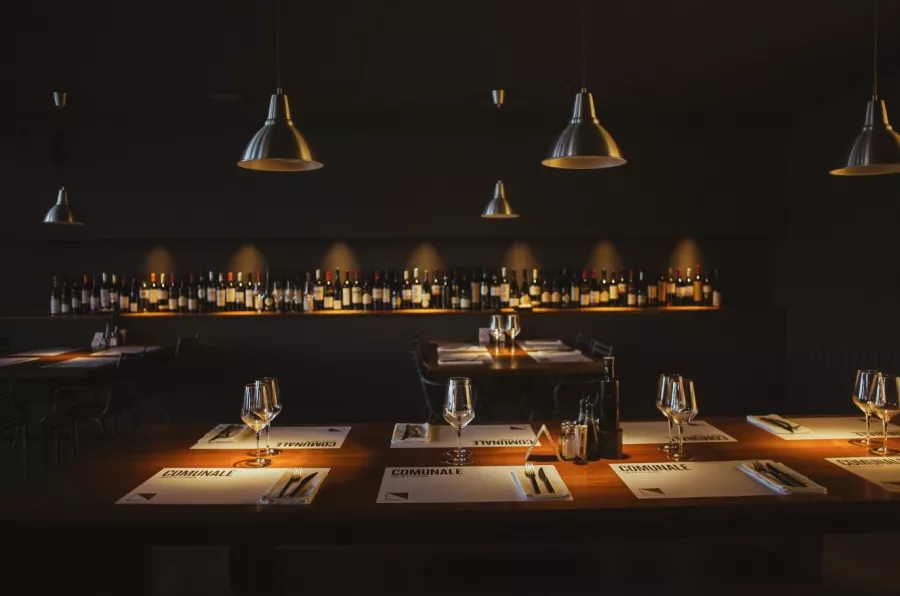 Comunale Caffe e Cucina в Белграде: Кафе, Покушать, Чилим, Пицца, Барбекю,
