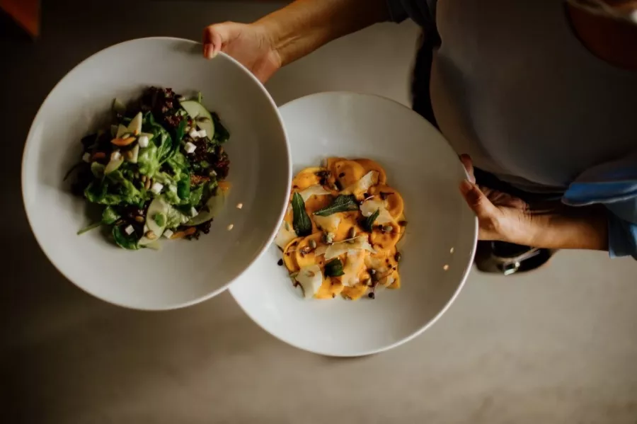 Comunale Caffe e Cucina в Белграде: Кафе, Покушать, Чилим, Пицца, Барбекю,