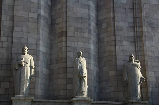 Исследовательский институт древних рукописей Matenadaran в Ереване: экскурсия, рукописи, история, литература, институт, Музей,
