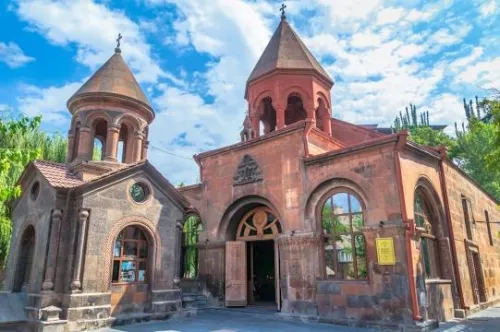 Церковь Сурб Зоравор Аствацацин  в  Ереване